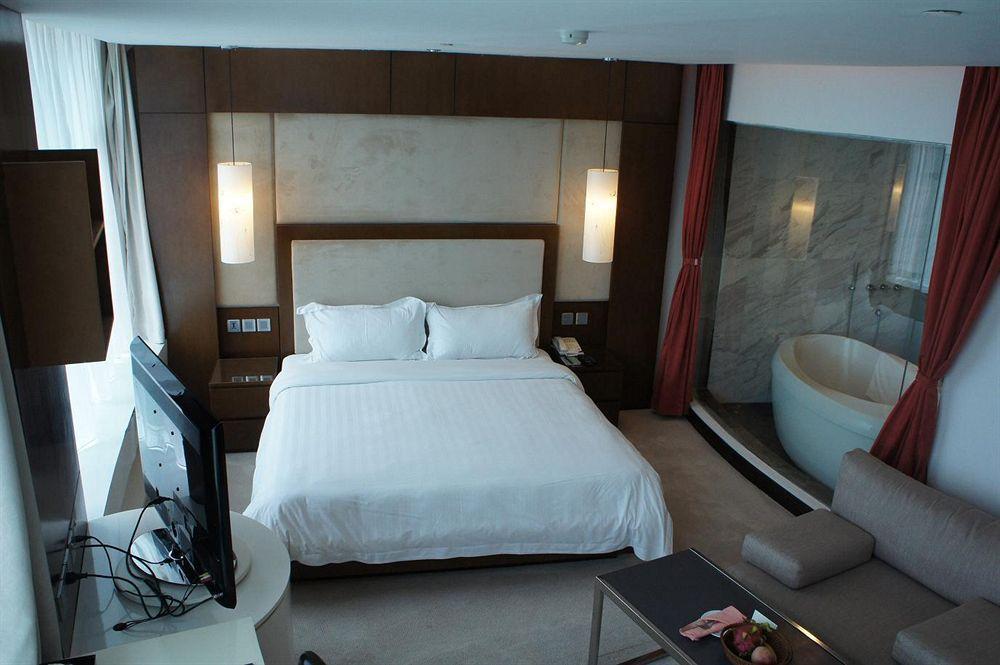 The Hanoi Club Hotel & Residences Esterno foto
