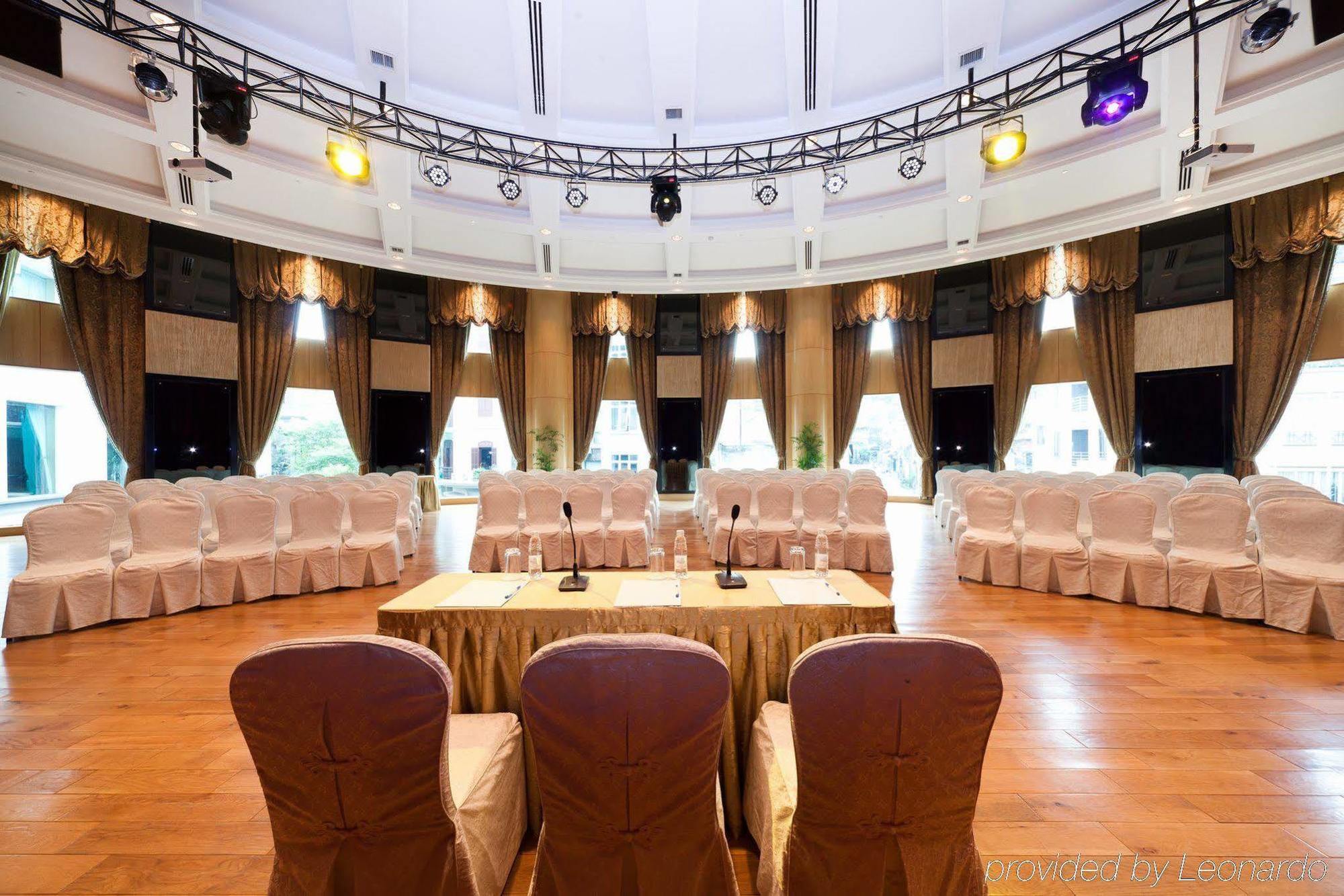 The Hanoi Club Hotel & Residences Esterno foto